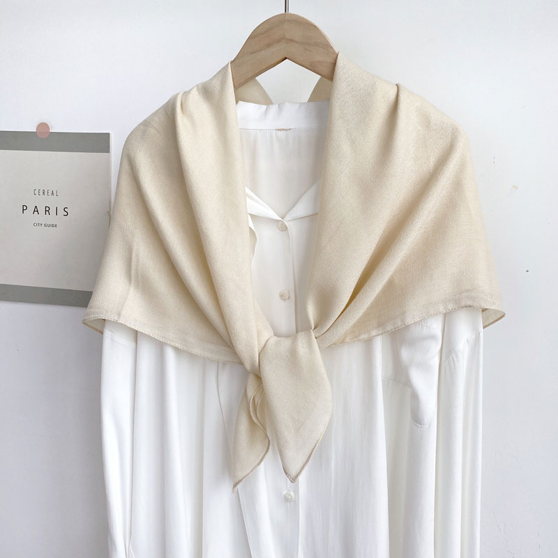 Fular din amestec bumbac-cânepă, țesătură warp-knit; design pătrat și triunghi; ține de cald; potrivit pentru primăvară