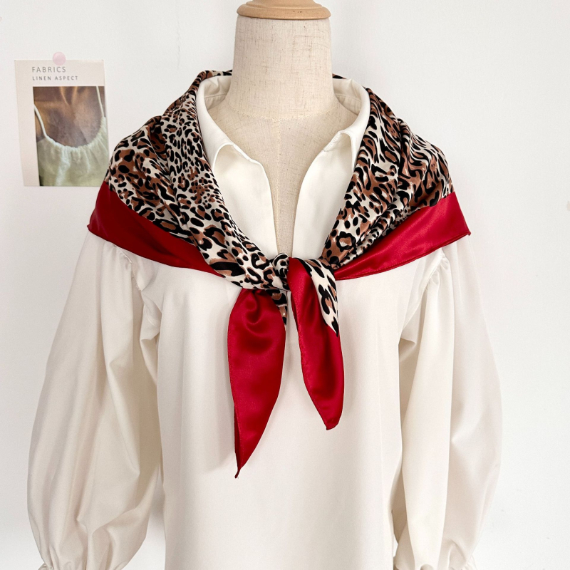 Kvadratni šal od umjetne svile s leopard uzorkom, warp knitted tkanje, Korejski stil, težina 43 g + 5 g