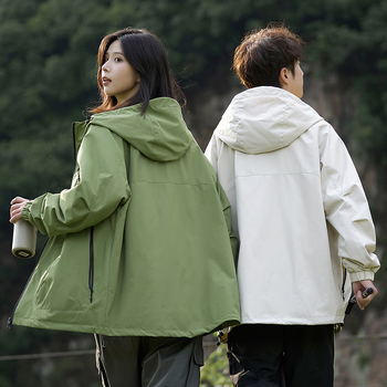 Ανδρικό soft shell μπουφάν, φαρδιά γραμμή, πολυεστερικό ύφασμα, μονόμπροστο κουμπί, πλαϊνές τσέπες