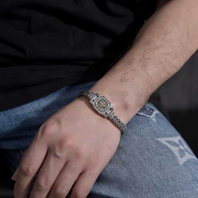 Bakrena ručno pletena narukvica s motivom Vajra, geometrijski dizajn, ljeto 2024