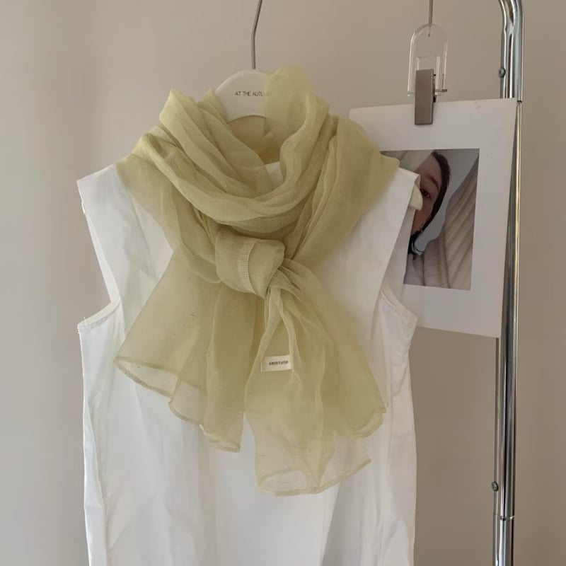 Φουλάρι από συνθετικό μετάξι – καλοκαίρι, πολυεστέρας, ύφανση απλή, εκτύπωση και βαφή tie-dye, λογοτεχνικό ρετρό στυλ (Άνοιξη 2025)