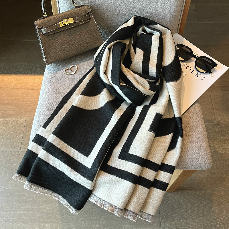 Šalikas iš imitacinio kašmyro, medvilnės-poliesterio mišinys, warp mezginys jacquard, keturių sezonų šiluma, minimalistinis, aukštos kokybės mados aksesuaras