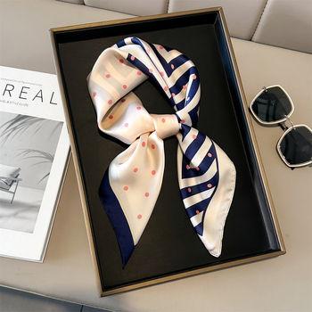 Rudens poliestera kvadrātšalle – Plain Weave, Vintage literāro retro stils, Audums: poliester (>96%)