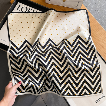 Τετράγωνος μεταξωτός φουλάρι από Mulberry μετάξι με μοτίβο πόλκα και ρίγες, απλό ύφανση, χειμώνας