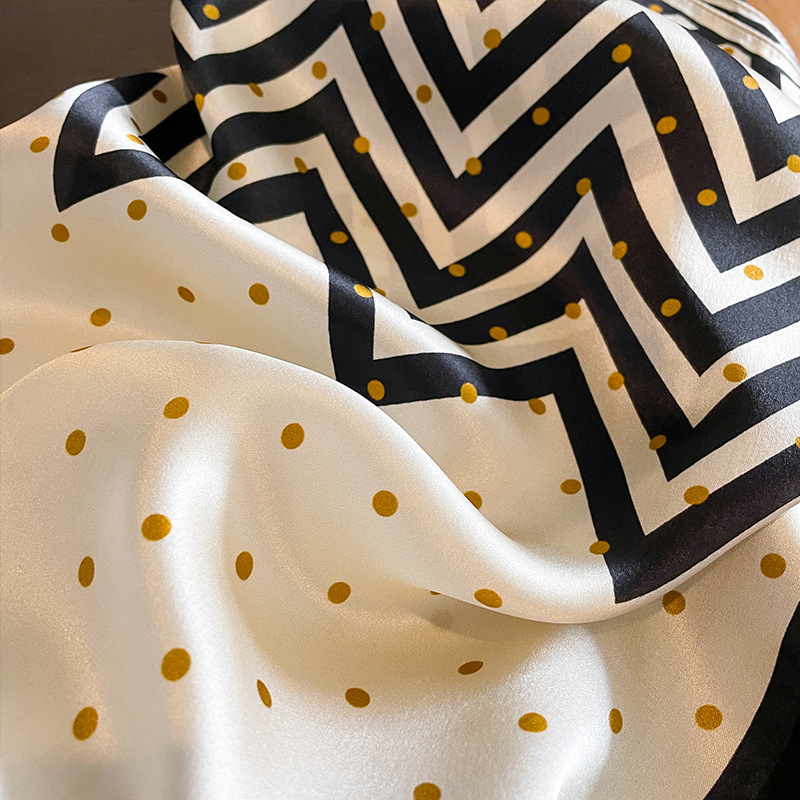 Τετράγωνος μεταξωτός φουλάρι από Mulberry μετάξι με μοτίβο πόλκα και ρίγες, απλό ύφανση, χειμώνας