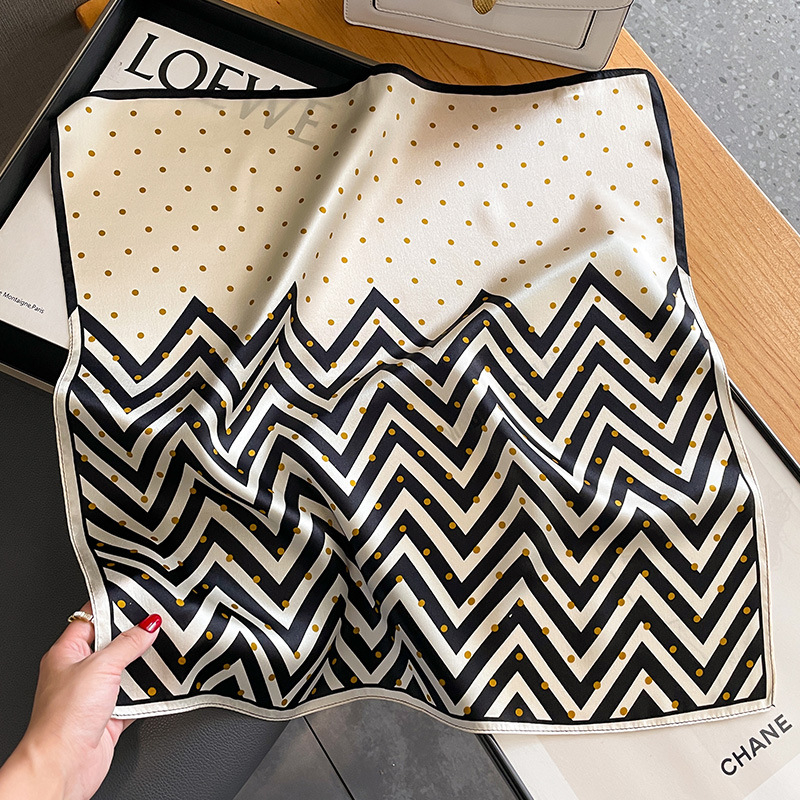 Τετράγωνος μεταξωτός φουλάρι από Mulberry μετάξι με μοτίβο πόλκα και ρίγες, απλό ύφανση, χειμώνας