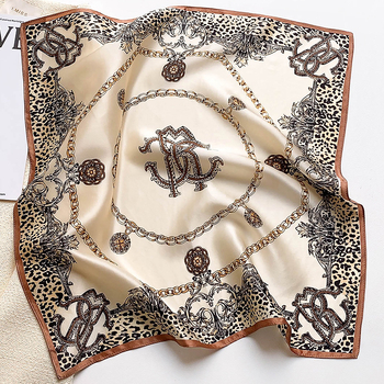 Kvadratinis šalikas paprastu audimu, šiltas, visoms metų laikams