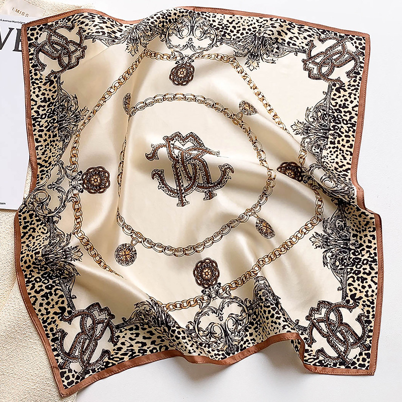 Kvadratinis šalikas paprastu audimu, šiltas, visoms metų laikams