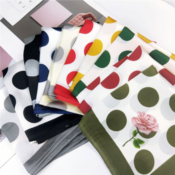 Μικρός τετράγωνος φουλάρι με μοτίβο πουά • πολυεστερική ίνα • plain weave • καλοκαίρι • προέλευση Zhejiang