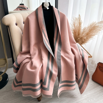 Ziemas šalle ar warp adējumu, mākslīgais kašmīrs, poliestera-kokvilnas maisījums, saturs 51-60%