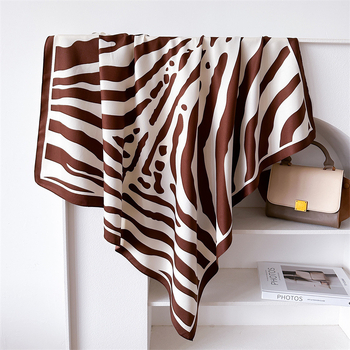 Keturiakampio formos šalikas su zebros raštu, poliesterio Twill, minimalistinis stilius moterims, ruduo 2024