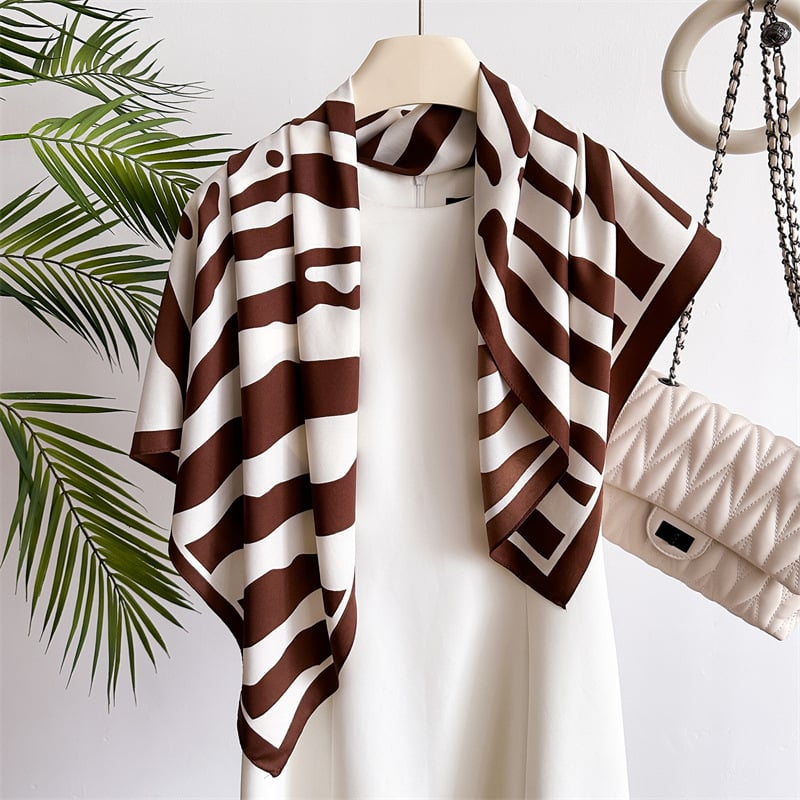 Τετράγωνη φουλάρι με zebra print, πολυεστέρας Twill, μινιμαλιστικό στυλ για κυρίες, κυκλοφόρησε φθινόπωρο 2024