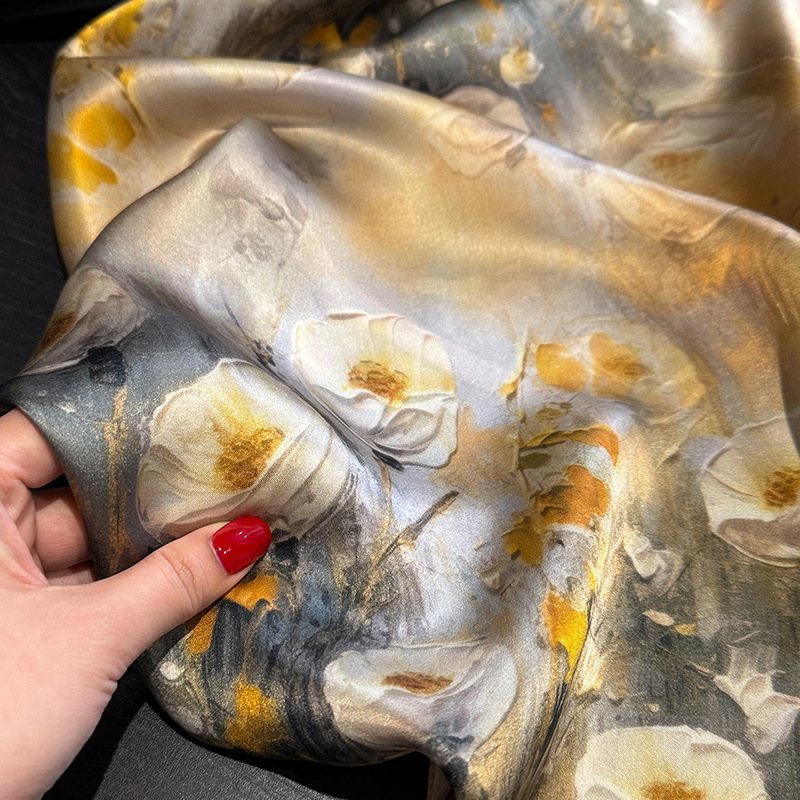 Kvadro dervos šalas iš dudų šilko su aliejinės tapybos stiliaus atspaudu: augalai ir gėlės, lygi audinys, pavasaris 2025