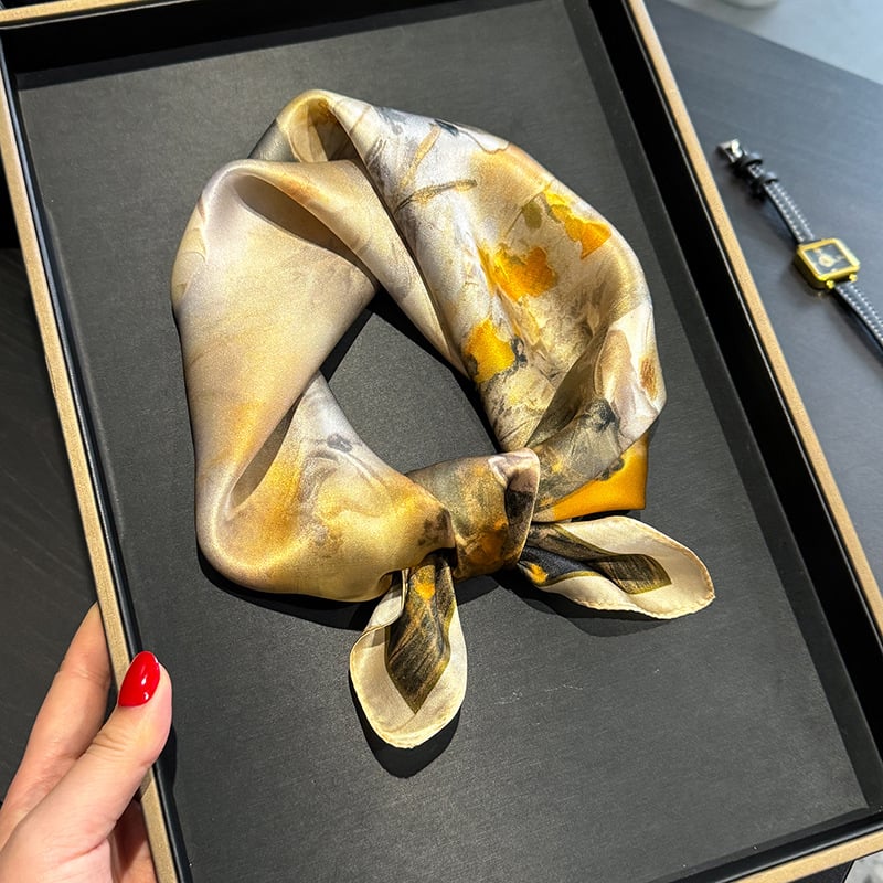 Kvadro dervos šalas iš dudų šilko su aliejinės tapybos stiliaus atspaudu: augalai ir gėlės, lygi audinys, pavasaris 2025