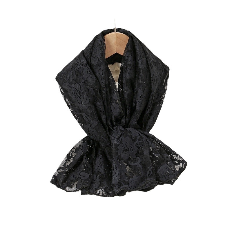 Nėrinių šalis nuotakai ir pamergėms - tuščiaviduris nėrinių raštas, poliesteris, paprastas audinys, saulės ir dulkių apsauga