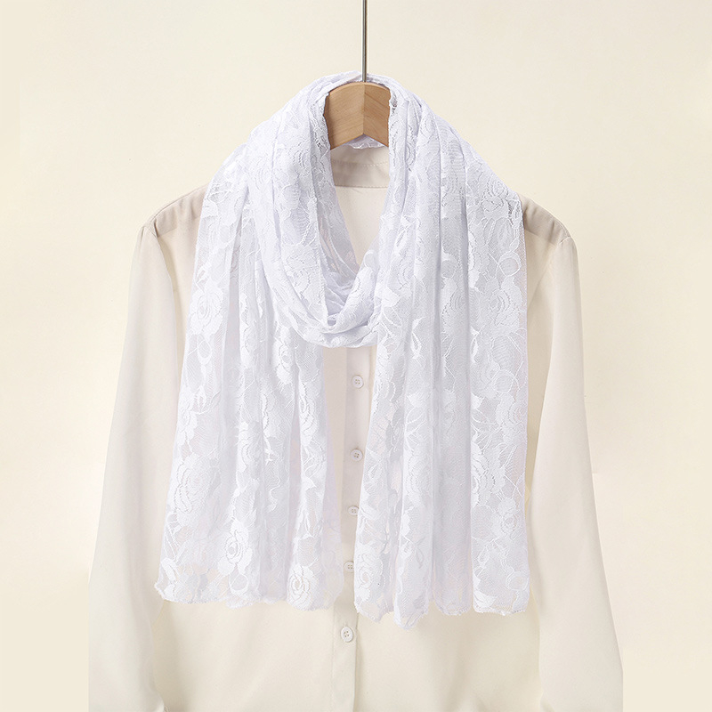 Nėrinių šalis nuotakai ir pamergėms - tuščiaviduris nėrinių raštas, poliesteris, paprastas audinys, saulės ir dulkių apsauga