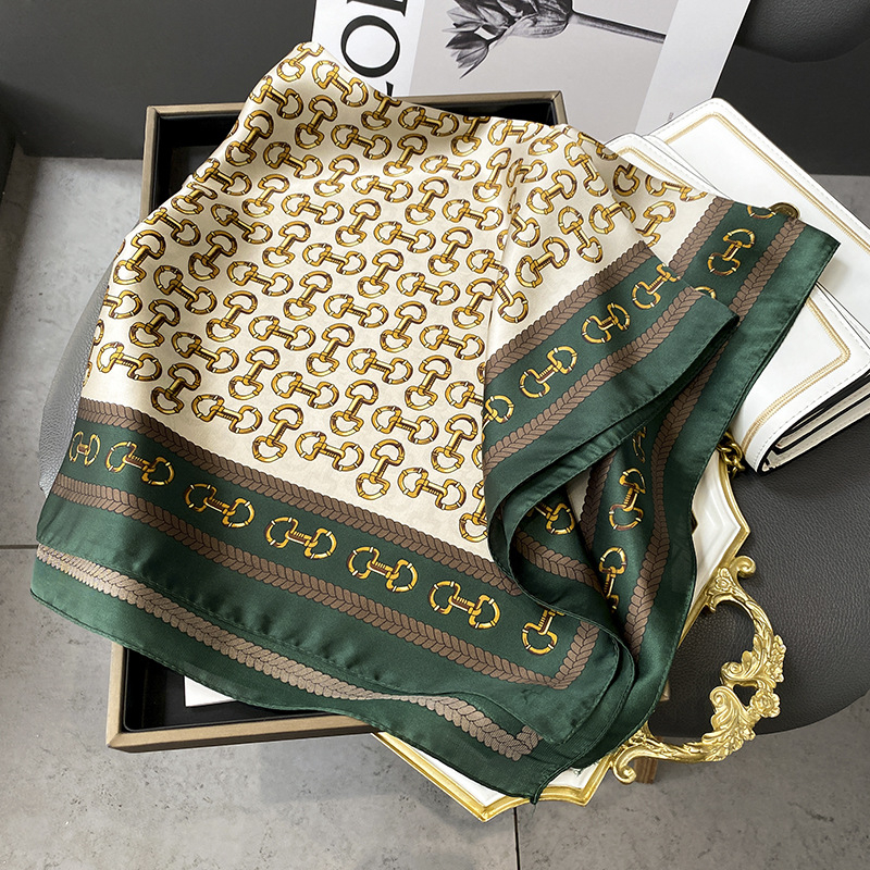 Kvadratinis šalikas iš poliesterio, pagamintas warp knitting technologija, spausdintas, universalus, elegantiškas minimalistinis vasaros aksesuaras