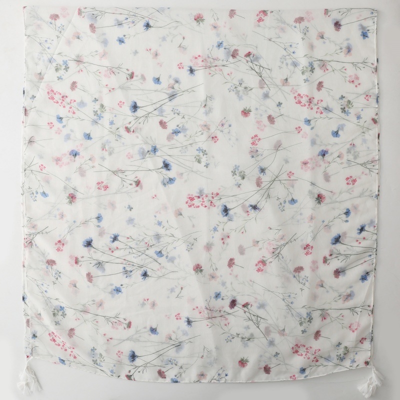 Šalikas: poliesteris, paprastas audimas; šiluma ir saulės apsauga; keturi metų laikai; gaivus ir saldus stilius