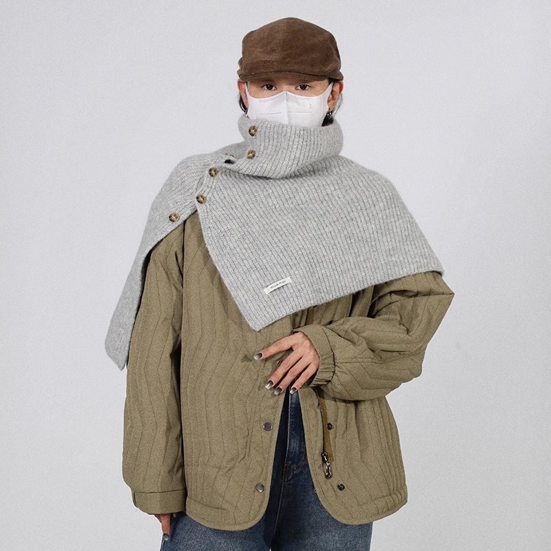 Vilnos šalis su aukštu kaklu — universalus nešiojimas, 10% vilnos sudėtis, megztas, žiemos šiluma