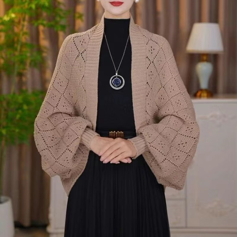 Šalio kardiganas – Korėjietiško stiliaus megzta, languotas raštas, šiltas, poliesteris, warp mezgimas, pavasaris–vasara–ruduo