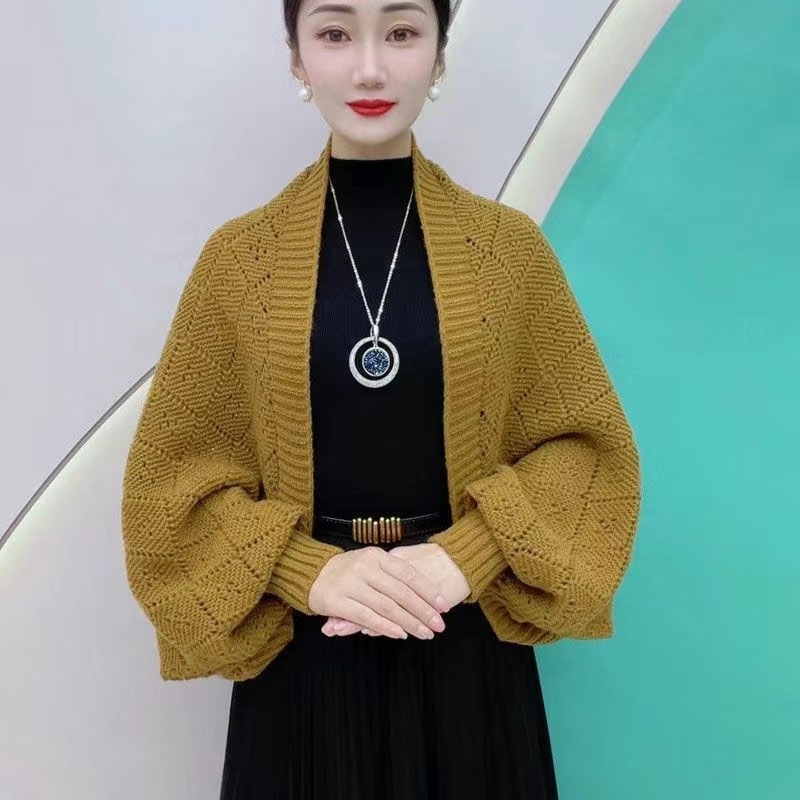 Šalio kardiganas – Korėjietiško stiliaus megzta, languotas raštas, šiltas, poliesteris, warp mezgimas, pavasaris–vasara–ruduo