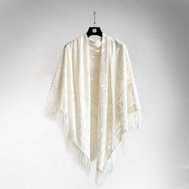 Moterų kvadratinė šalikas su iškirptais gėlių motyvais ir kutais, poliesteris, paprastas audimas, retro etninio stiliaus