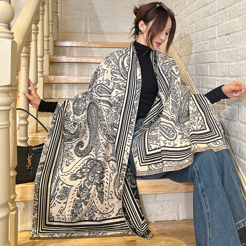 Moterų dirbtinio kašmyro šalis - šilta, warp mezgimas, Jacquard apdaila, medvilnės-poliesterio mišinys