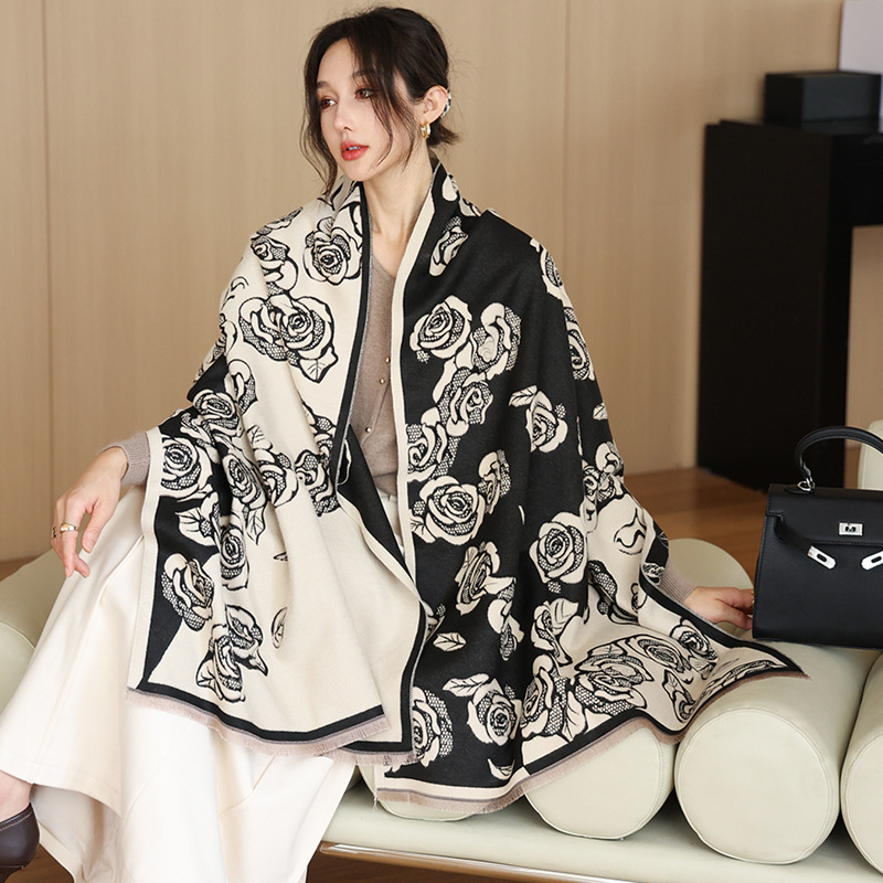 Moterų dirbtinio kašmyro šalis - šilta, warp mezgimas, Jacquard apdaila, medvilnės-poliesterio mišinys