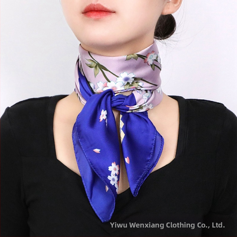 Štvorcový šál z umelého hodvábu s potlačou pre ženy stredného a staršieho veku — jesenný štýl, ploché tkanie