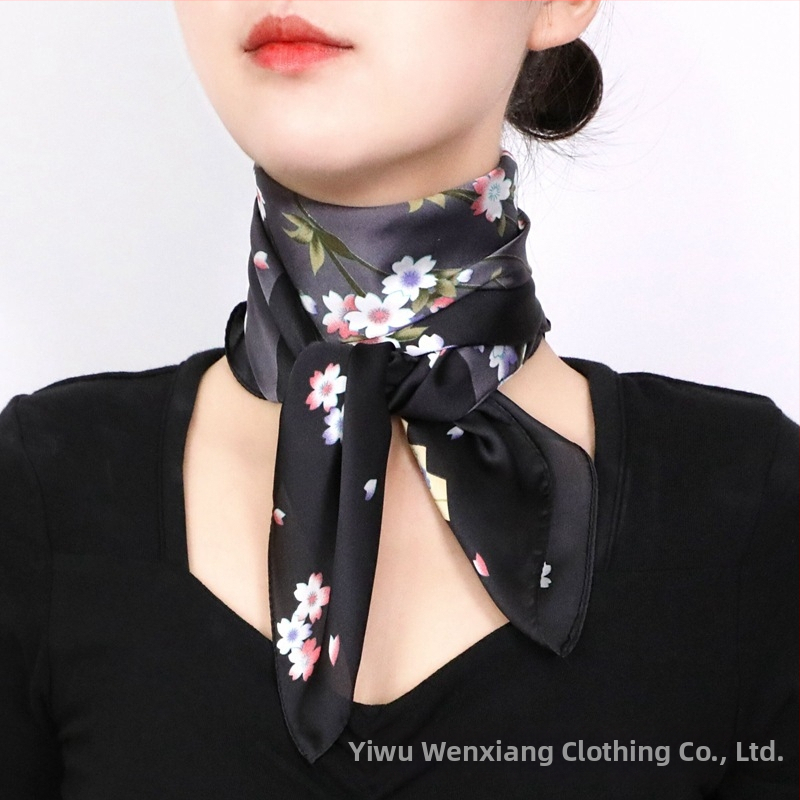 Štvorcový šál z umelého hodvábu s potlačou pre ženy stredného a staršieho veku — jesenný štýl, ploché tkanie