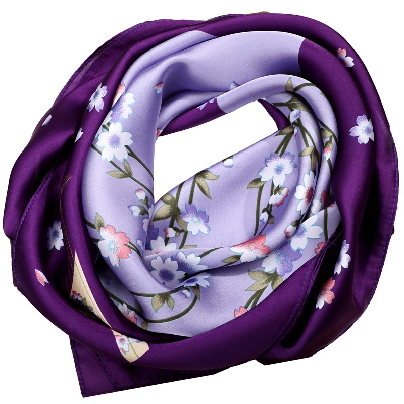 Kvadratinis dirbtinio šilko šalikas su spauda moterims vidutinio ir vyresnio amžiaus — rudens mados, paprastas audinys