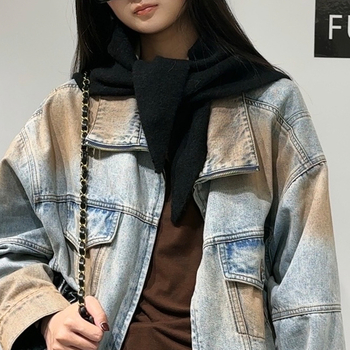 Vilnonė trikampė šalis, šilta, megzta warp knitting technologija, paprastas stilius, pavasariui ir rudeniui