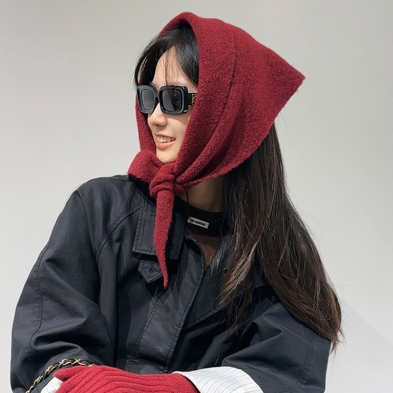 Vilnonė trikampė šalis, šilta, megzta warp knitting technologija, paprastas stilius, pavasariui ir rudeniui