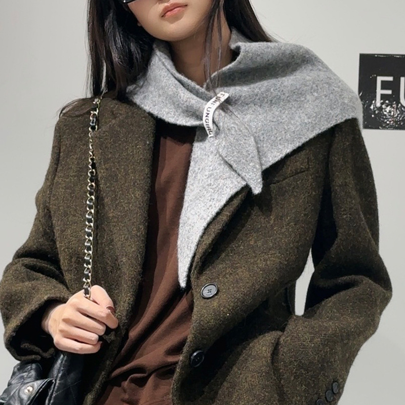 Vilnonė trikampė šalis, šilta, megzta warp knitting technologija, paprastas stilius, pavasariui ir rudeniui