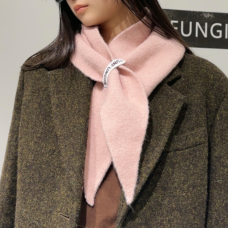 Vilnonė trikampė šalis, šilta, megzta warp knitting technologija, paprastas stilius, pavasariui ir rudeniui