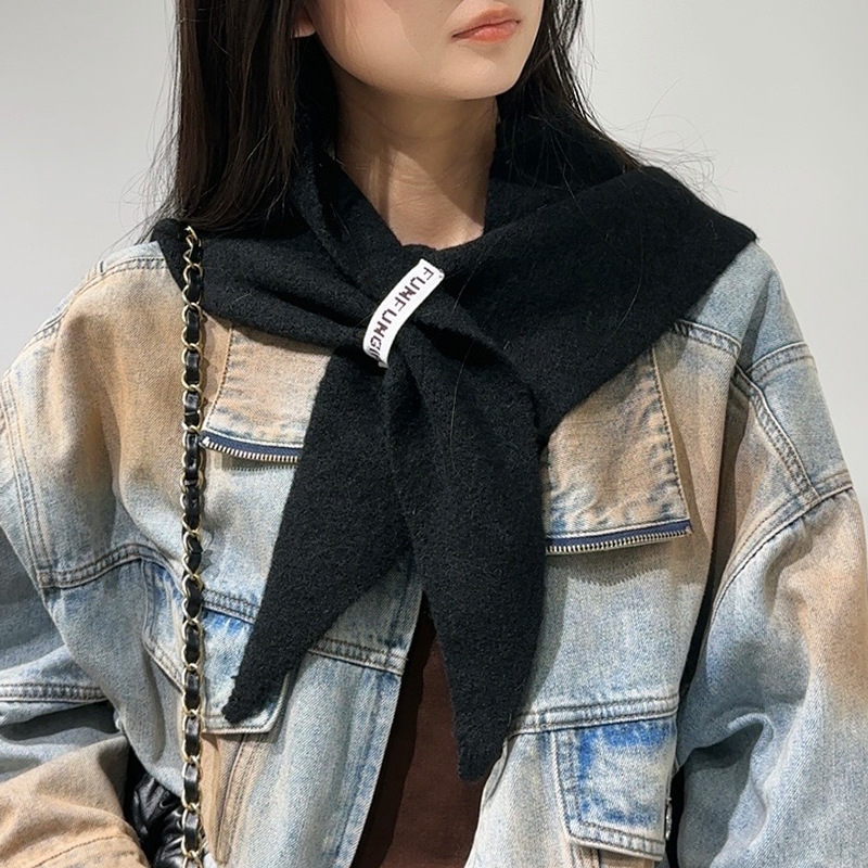 Vilnonė trikampė šalis, šilta, megzta warp knitting technologija, paprastas stilius, pavasariui ir rudeniui