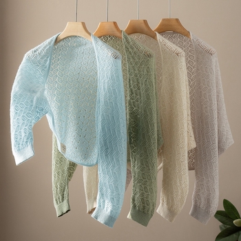 Kašmyrinis šalikas, vieno spalvos dizainas, kašmyro kiekis >96%, audimas warp knitting, išlaiko šilumą, rudens 2025 leidimas