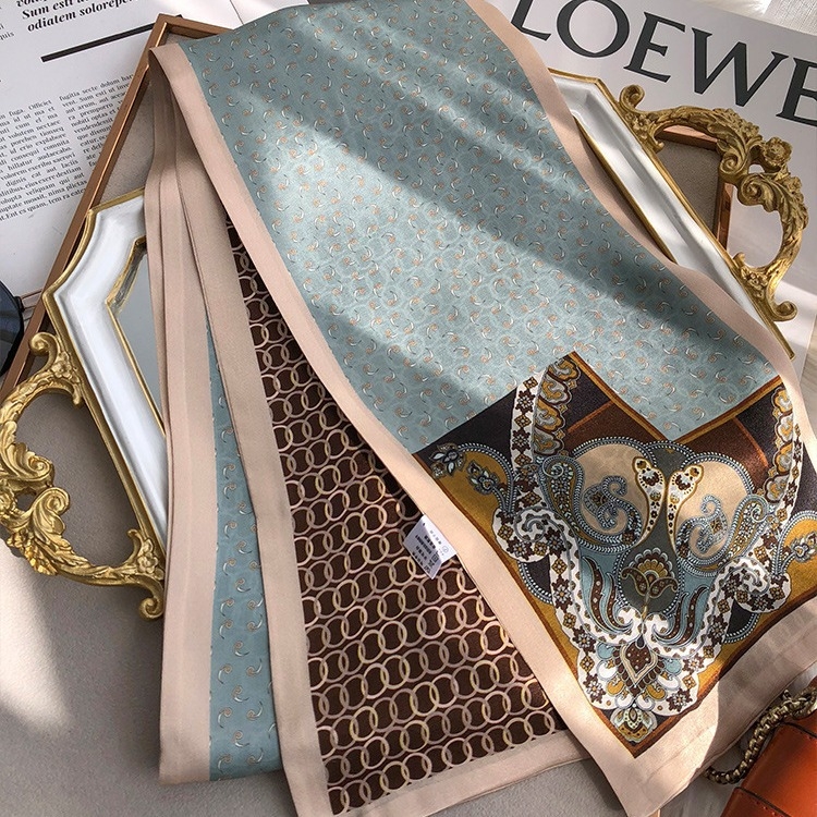 Poliesterio šalis su šilko įspūdžiu, dviejų sluoksnių, dvipusis, paprastas audinys, kilmė Jinhua, 2022 ruduo