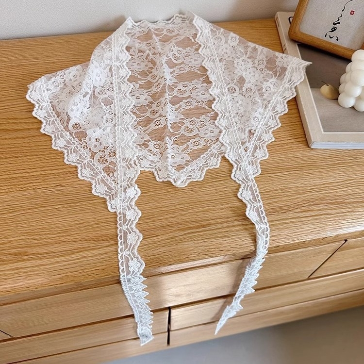 Φούστα με δαντελένιο τελείωμα και διάφανη ύφανση με επικάλυψη ποδιά, κεντημένο πολυεστέρα, Άνοιξη 2025