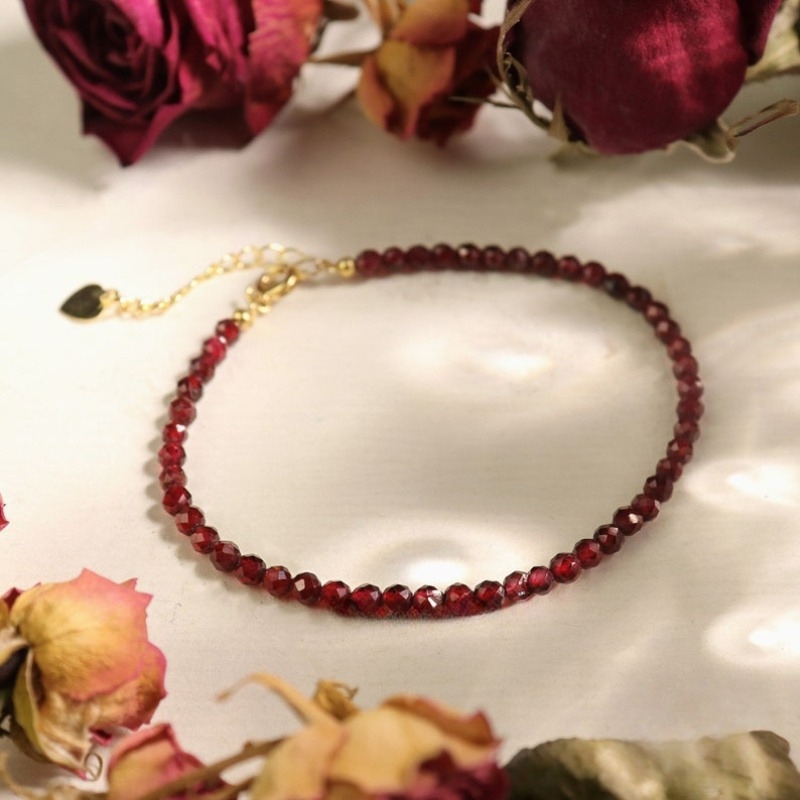 Granato karoliukų apyrankė moterims | poliruotas paviršius, geometrinė forma, madingi rankiniai papuošalai