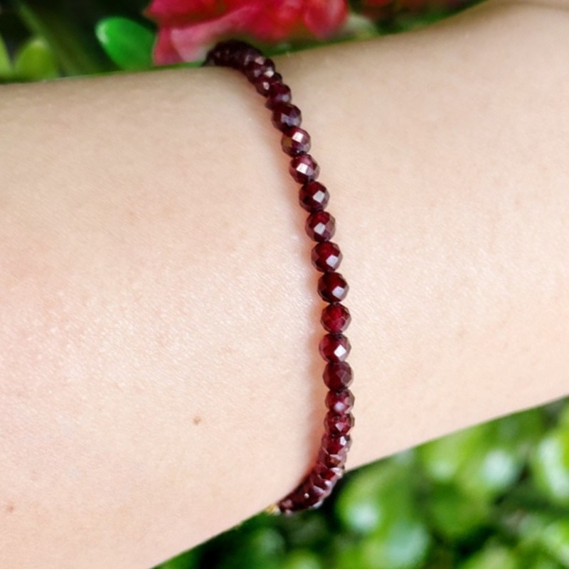 Granato karoliukų apyrankė moterims | poliruotas paviršius, geometrinė forma, madingi rankiniai papuošalai