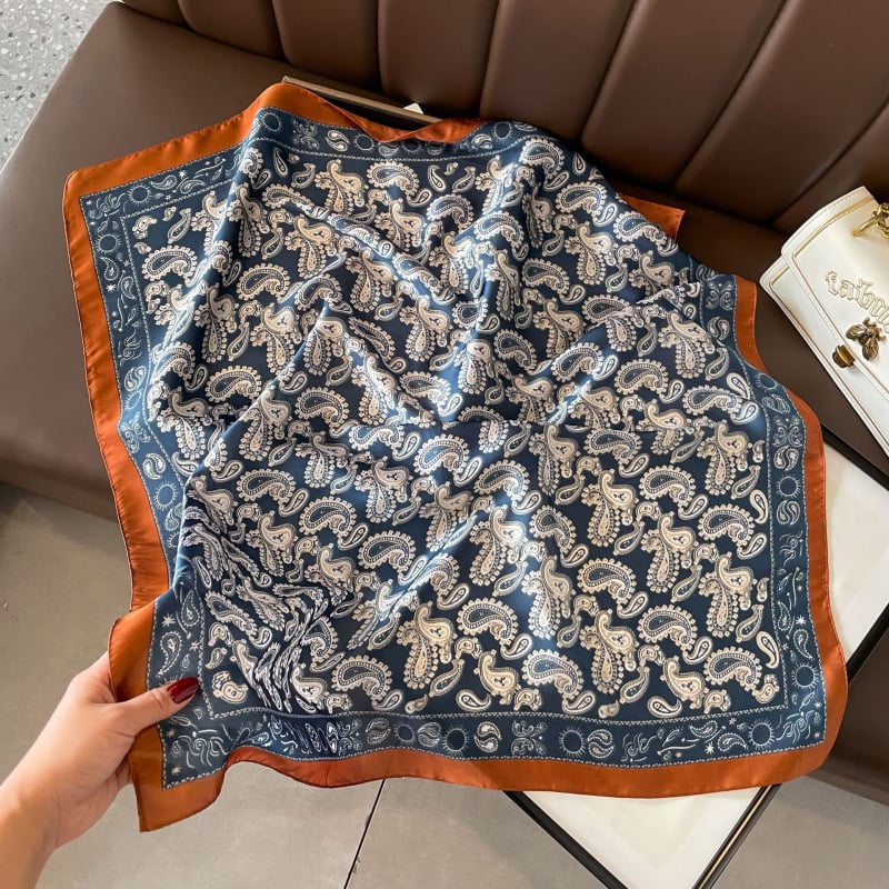 Poliesterio kvadratinė šalikė | lygus mezgimas; spauda, tie-dye, gėlių purškimas; stilius: mažas kvadratinis šalikas, naujas kinų stilius; sezonas: ruduo; kilmė: Jinhua