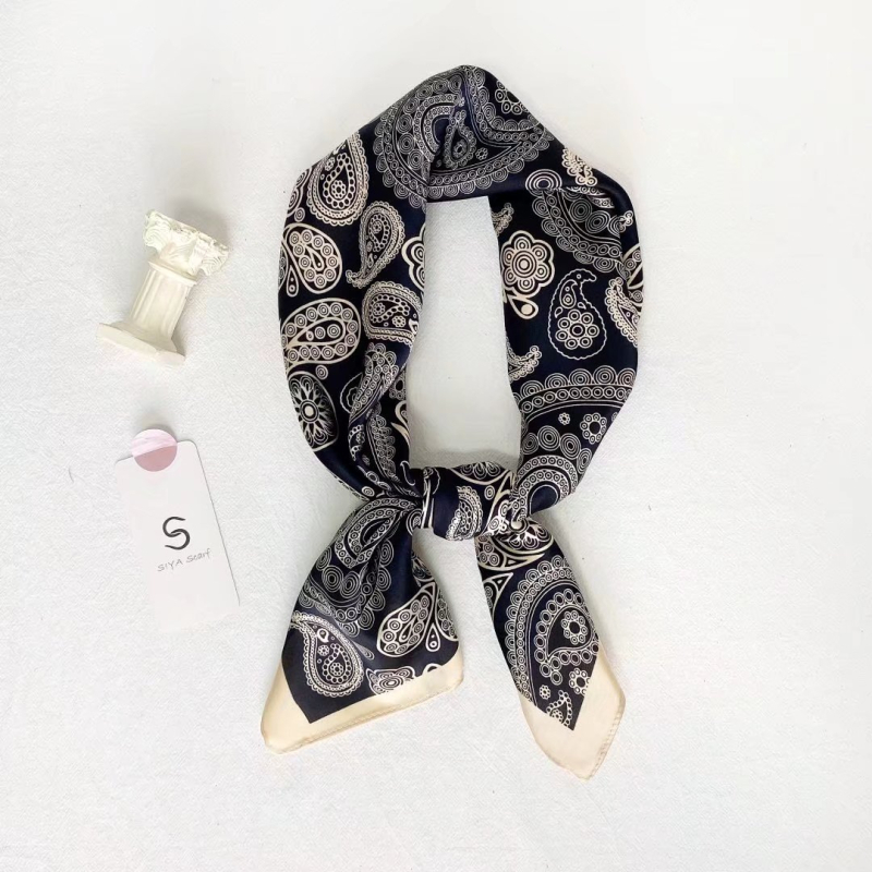 Poliesterinis kvadratinis šalikėlis, 100% poliesteris; vasaros modelis, tinkamas jaunimui ir vyresniems, 2023 m. vasara.