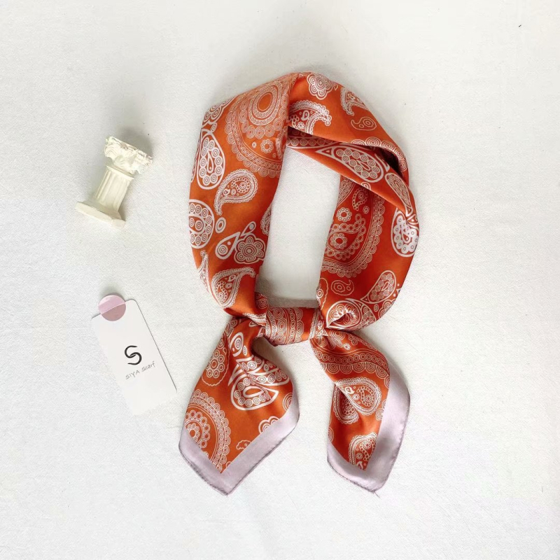 Poliesterinis kvadratinis šalikėlis, 100% poliesteris; vasaros modelis, tinkamas jaunimui ir vyresniems, 2023 m. vasara.