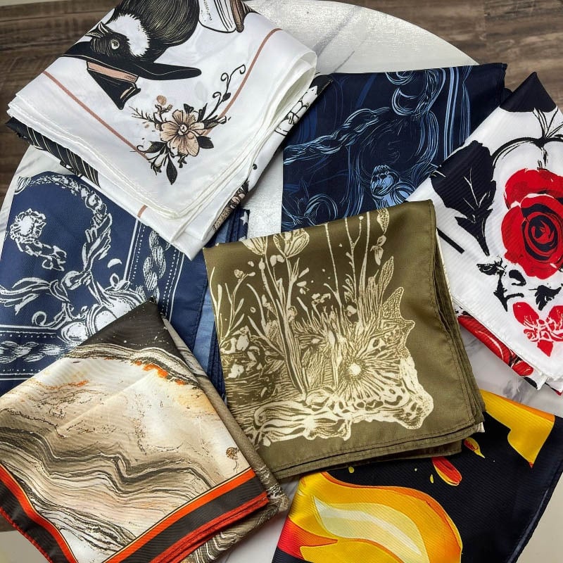 Kvadra­tinė galvos šalikas su kelių stilių elementų (warp-knitted poliesteris; spaudinimas; vasaros naudojimui; 2025 m. pavasario leidimas; stilius: kvadratinis rankšluostis, street, hip hop, IN stilius)