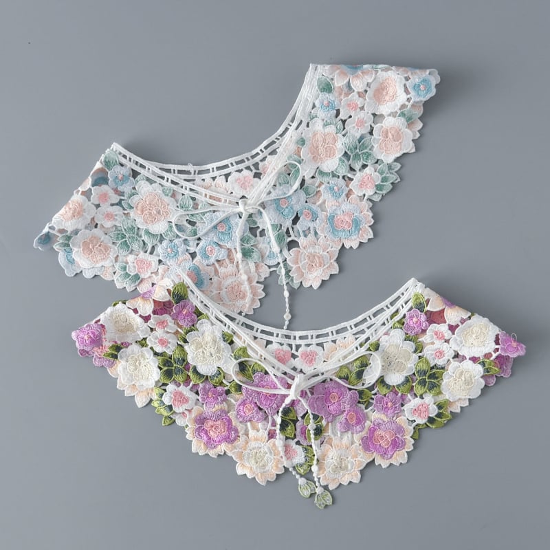 Moteriška dekoratyvinė klastojama apykaklė su siuvinėjimais ir aplikacijomis, paprasta mezgimo technika, šilko mišinio ir kitų pluoštų derinys, vasarai