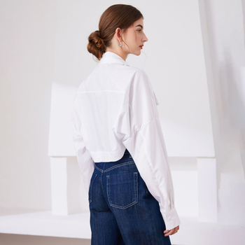 Šifono moterų išorinis rūbas su dekoratyvine apykakle ir šalikėliu, vienos spalvos modelis, ilgomis rankovėmis, tinka visoms sezonoms