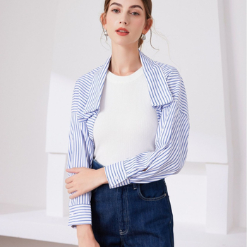 Marškinio stiliaus kardiganas su dryžiniu šaleli (Šifonas; Raštas: Dryžiai; Dekoracija; Apdorojimas ir pritaikymas: Galima)