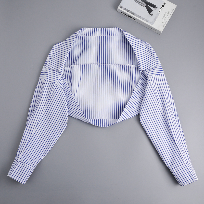 Marškinio stiliaus kardiganas su dryžiniu šaleli (Šifonas; Raštas: Dryžiai; Dekoracija; Apdorojimas ir pritaikymas: Galima)