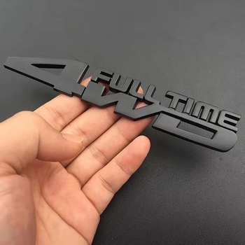 Metalinė emblema automobilio kėbului 4x4 AWD, išorinis lipdukas, 15.8×2.8 cm, lipuojamas